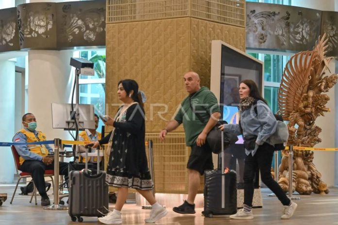 pencegahan-virus-nipah-di-bandara-bali-1m8q6-dom.jpg