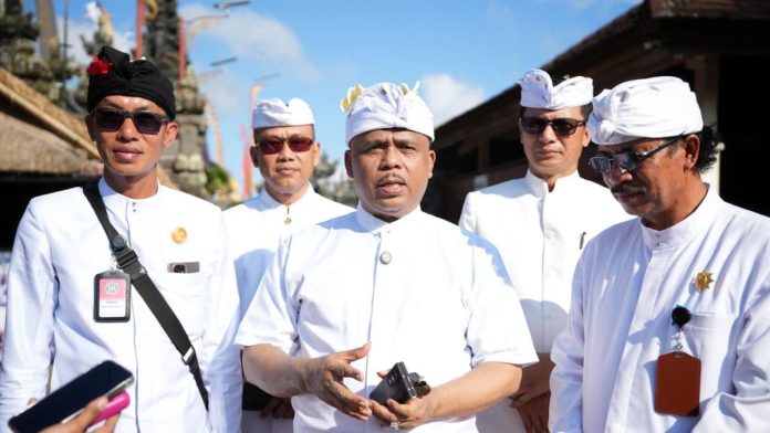 017686400_1776397708-Doa_Bersama.jpeg Upacara Adat dan Doa Bersama di Pura Besakih, Korlantas Polri Harap Kelancaran Kemala Run 2026 Bali
