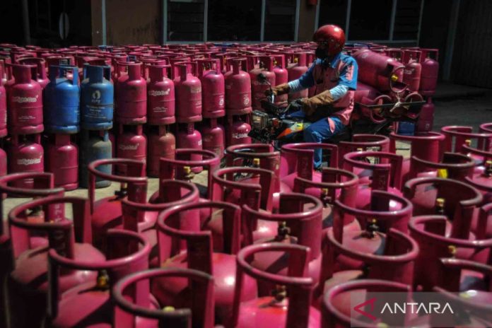 antarafoto-kenaikan-harga-gas-non-subsidi-120722-rai-6.jpg