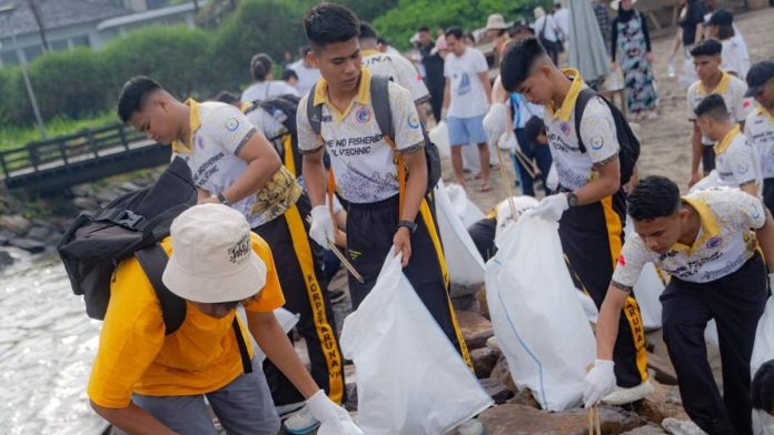055113200_1781404499-acdc9b8f-1f93-465d-9c8e-92b30bff7383.jpg KKP dan DANA Bersih-Bersih Pantai Bali, Kumpulkan 317 Kg Sampah