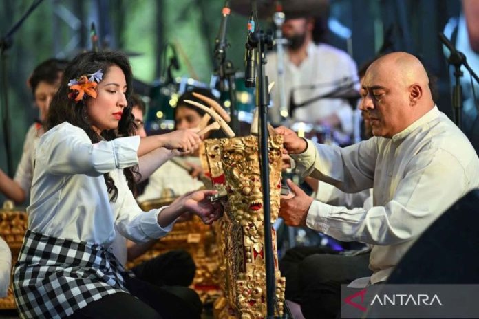Penampilan-Tari-dan-Gamelan-Bali-di-Meksiko-210626-app-14_1.jpg