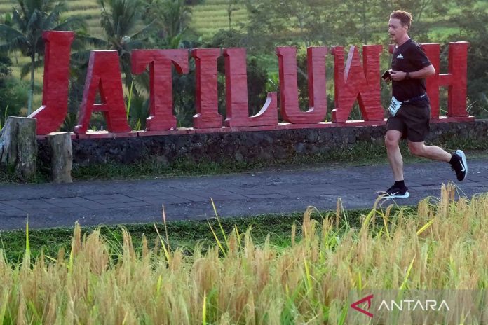 lari-memperingati-100-tahun-pariwisata-bali-210626-nhw-1.jpg