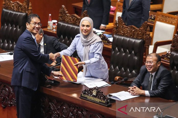 1784076647_Tanggapan-pemerintah-atas-RUU-Pertanggungjawaban-APBN-2025-140726-Ada-2.jpg