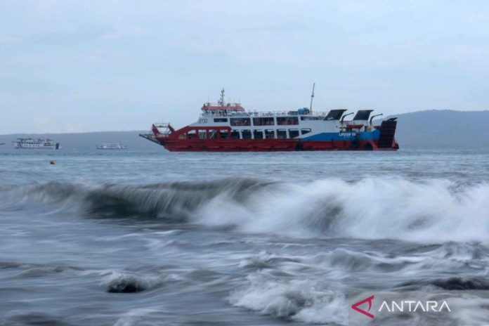 Buka-tutup-Pelabuhan-Ketapang-Gilimanuk-280726-bcs-3.jpg