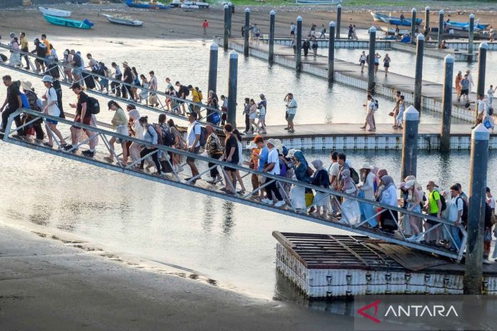 Kunjungan-Wisman-Ke-Indonesia-010726-nhw-1_1.jpg