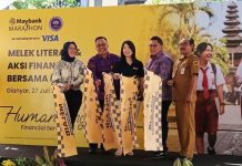 Maybank Indonesia perkuat literasi keuangan pelajar yang ada di sepanjang rute maraton
