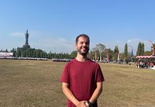 Bule sampai rela pakai baju merah putih antusias saksikan upacara HUT RI di Bali