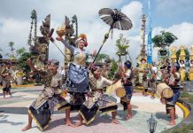 Hari Tumpek Kerulut diisi dengan pagelaran baleganjur