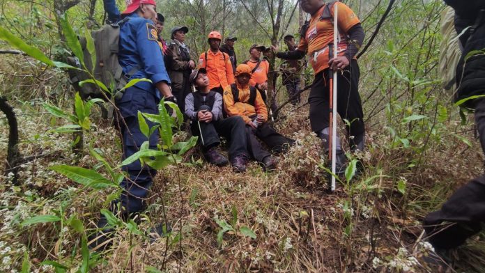 006333000_1788955006-IMG-20260909-WA0125.jpg Dua Pendaki Hilang di Gunung Agung Ditemukan di Ketinggian 2.000 Mdpl