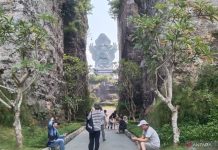 Badung sumbang 48,60 persen atau Rp4,86 triliun pajak daerah di Bali