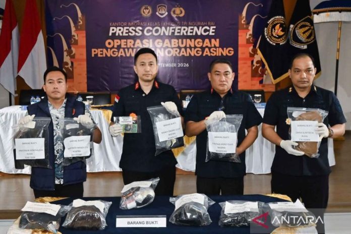 Operasi-Pengawasan-Orang-Asing-180926-fik-1_3.jpg