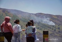 Objek wisata Gunung Bromo kembali ditutup total akibat kebakaran hutan