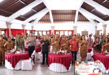 Buka Rakor TKPK, Bupati Sanjaya Tegaskan Penanggulangan Kemiskinan Harus Terpadu dan Berbasis Data