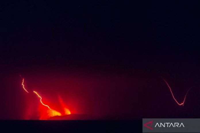 aktivitas-vulkanik-gunung-anak-krakatau-2857896.jpg