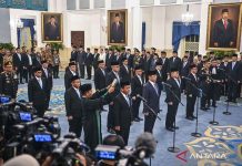 Presiden Prabowo Subianto lantik sejumlah menteri, wamen dan kepala lembaga