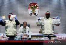 Alat komunikasi HT untuk atasi kebakaran hutan dan lahan diduga dikorupsi