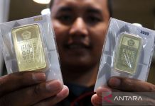 Harga emas Antam pada Jumat naik Rp4.000 per gram